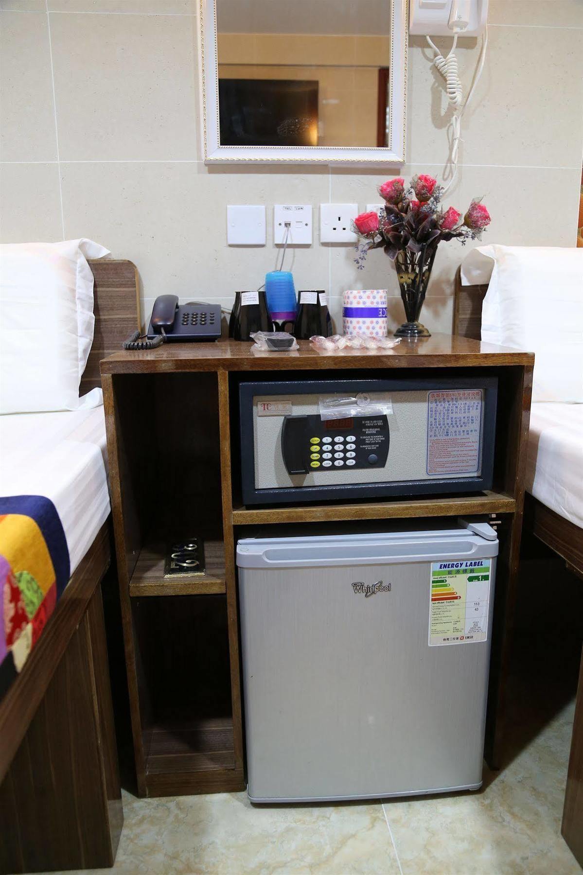 Everest Inn Guest House Хонконг Екстериор снимка