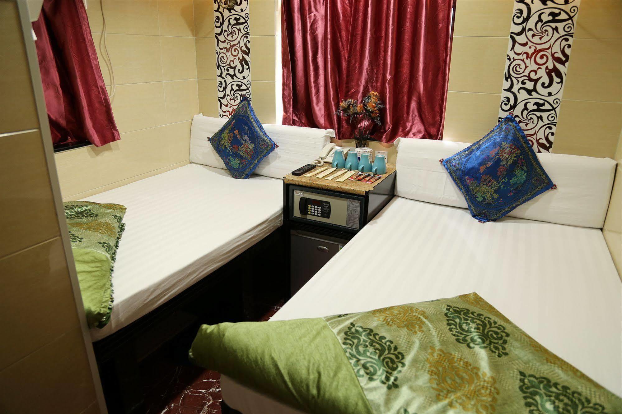 Everest Inn Guest House Хонконг Екстериор снимка