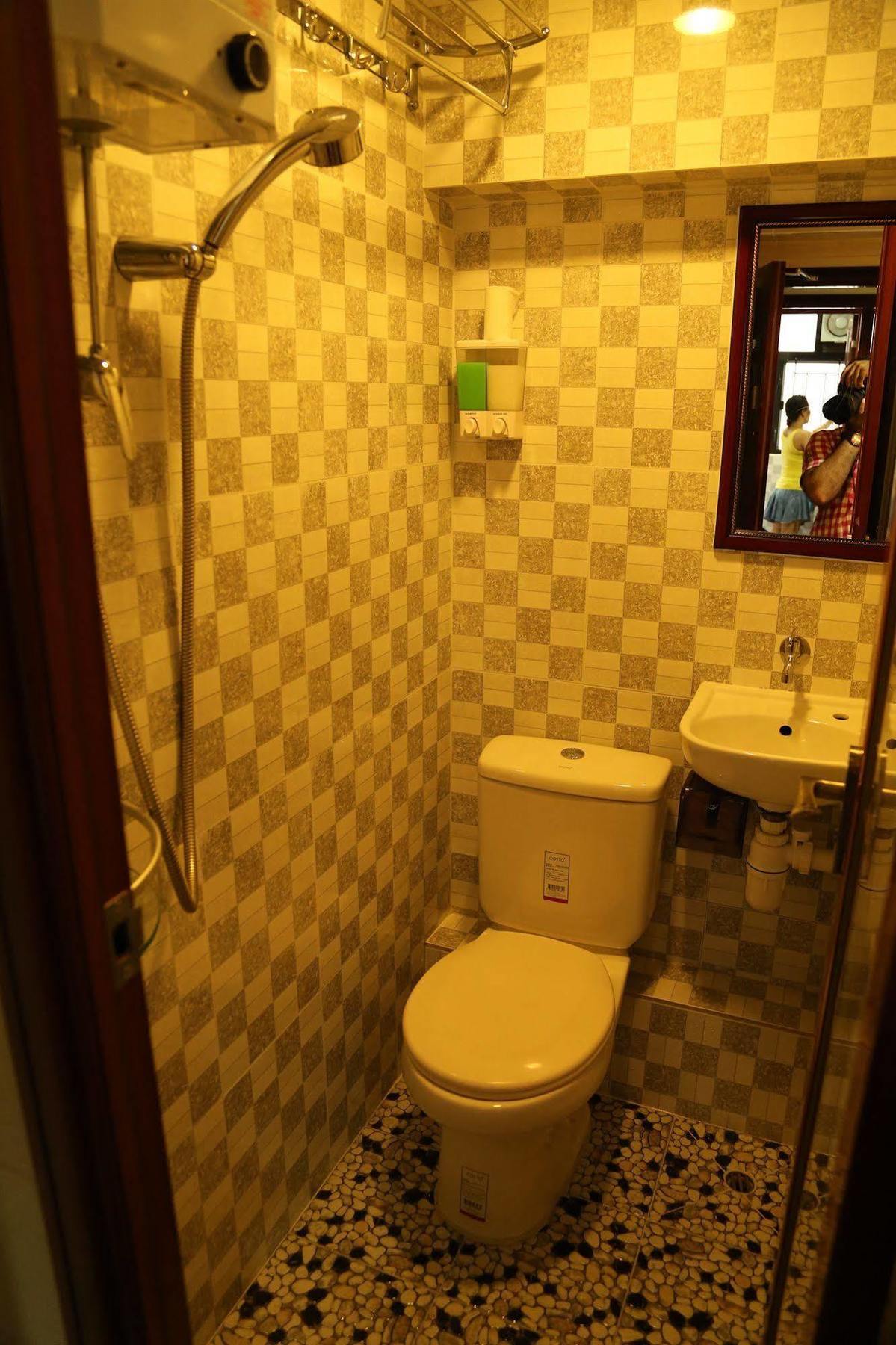 Everest Inn Guest House Хонконг Екстериор снимка