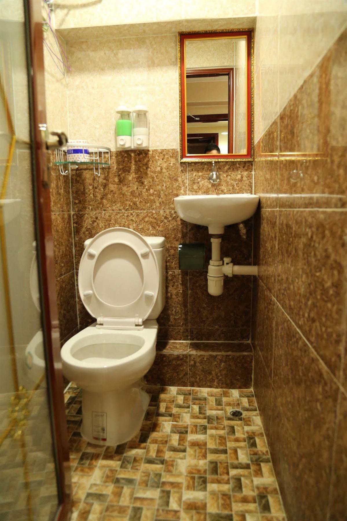 Everest Inn Guest House Хонконг Екстериор снимка