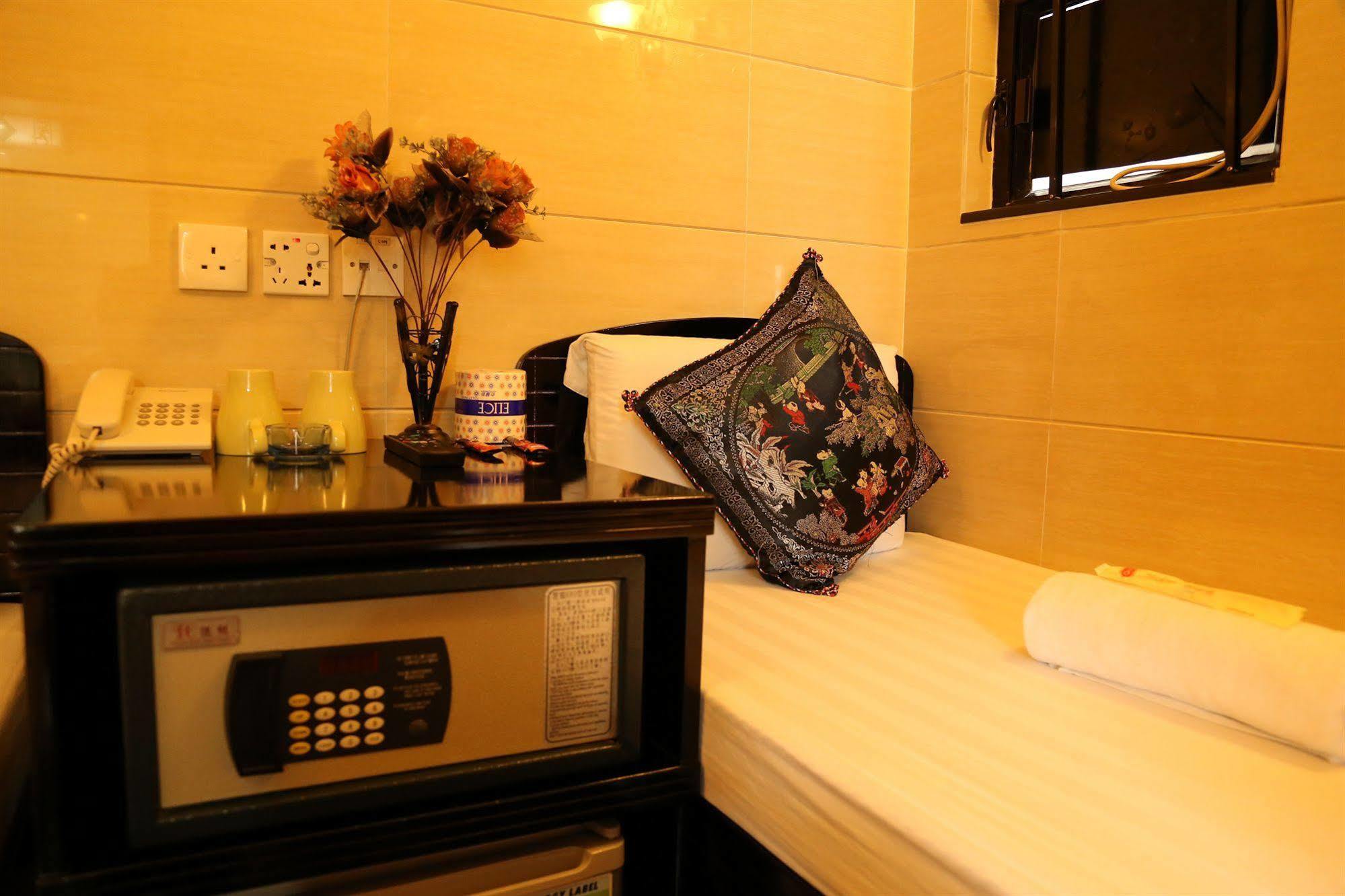 Everest Inn Guest House Хонконг Екстериор снимка